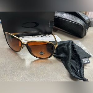 Oakley SplitTime Prizm/Brown Gradient Lenses, 
Brown Tortoise Frame NEW